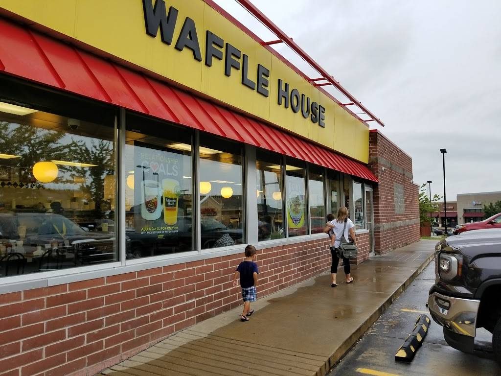 Waffle House | meal takeaway | 505 N Bluff Rd, Collinsville, IL 62234, USA | 6183446343 OR +1 618-344-6343