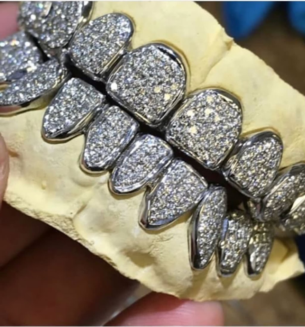 Gold Grill King | restaurant | 2907 Sylvan Rd A, East Point, GA 30344, USA | 4043535240 OR +1 404-353-5240