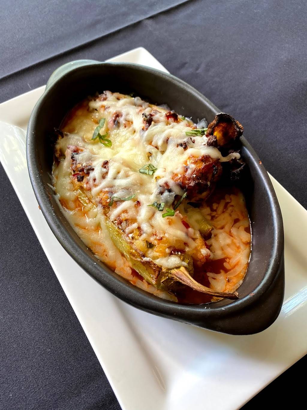 Lalas in the Lakes | restaurant | 4315 Manchester Rd, New Franklin, OH 44319, USA | 2345714757 OR +1 234-571-4757