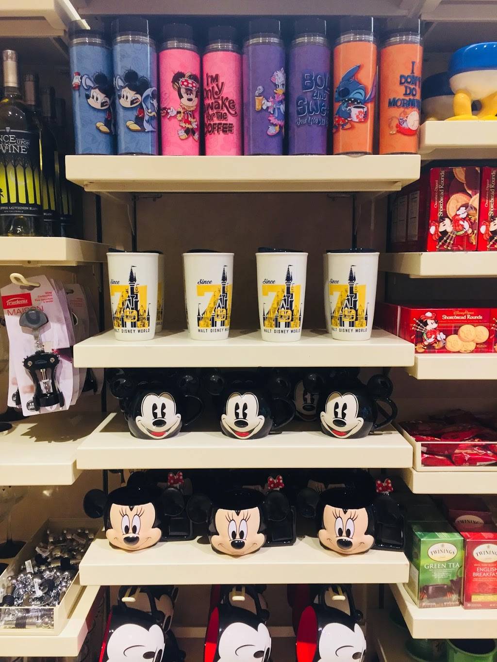 Beach Club Marketplace | restaurant | 1800 Epcot Resorts Blvd, Lake Buena Vista, FL 32830, USA | 4079395277 OR +1 407-939-5277