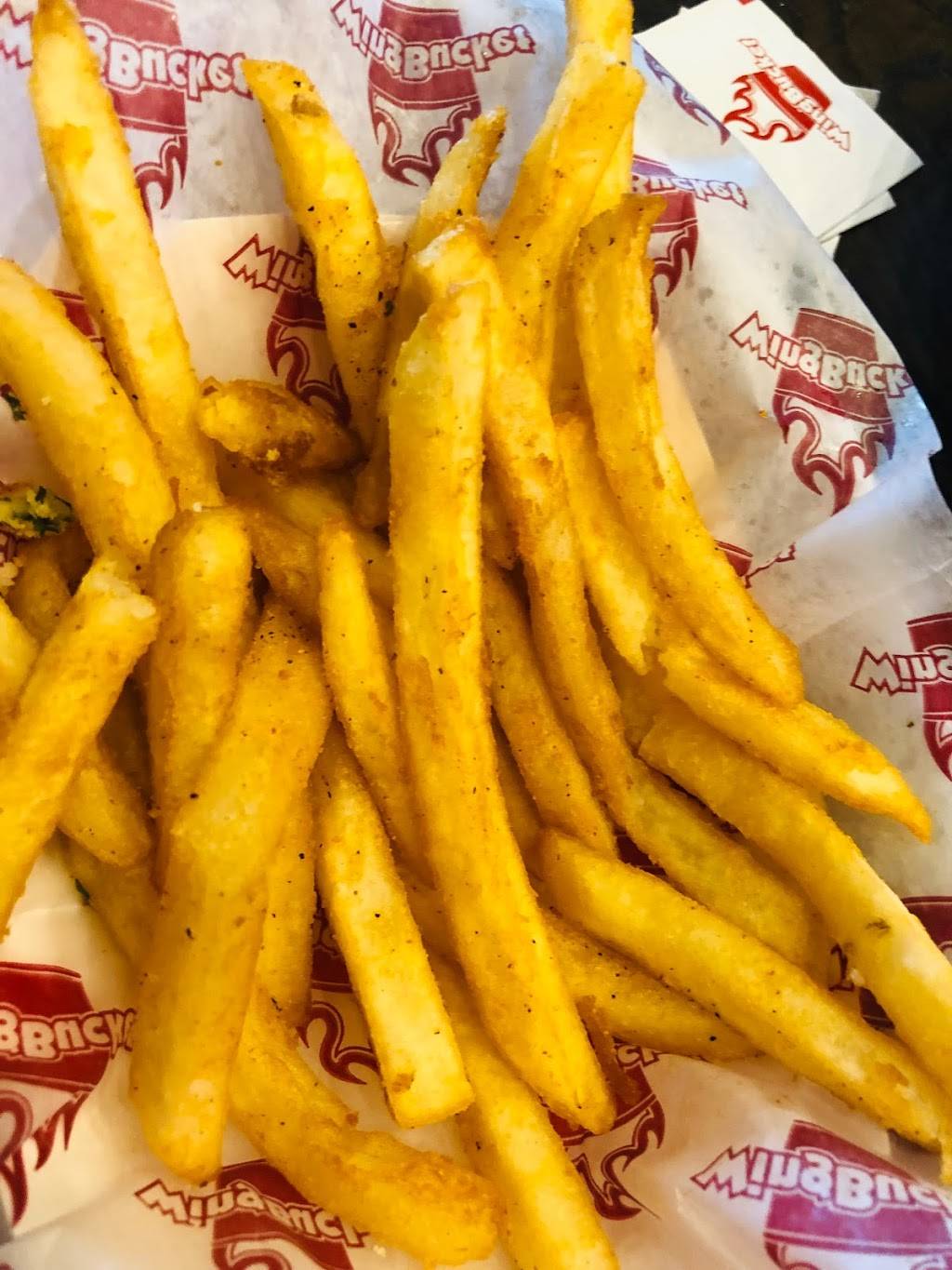 Wing Bucket | restaurant | 3510 W University Dr, McKinney, TX 75071, USA | 2148563570 OR +1 214-856-3570