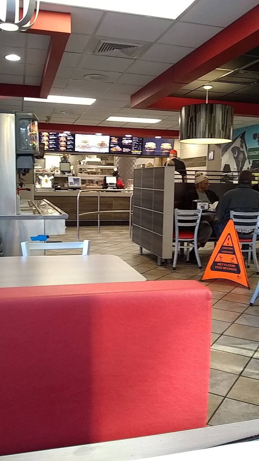 Hardees | restaurant | 486 US-601, Lugoff, SC 29078, USA | 8034385518 OR +1 803-438-5518