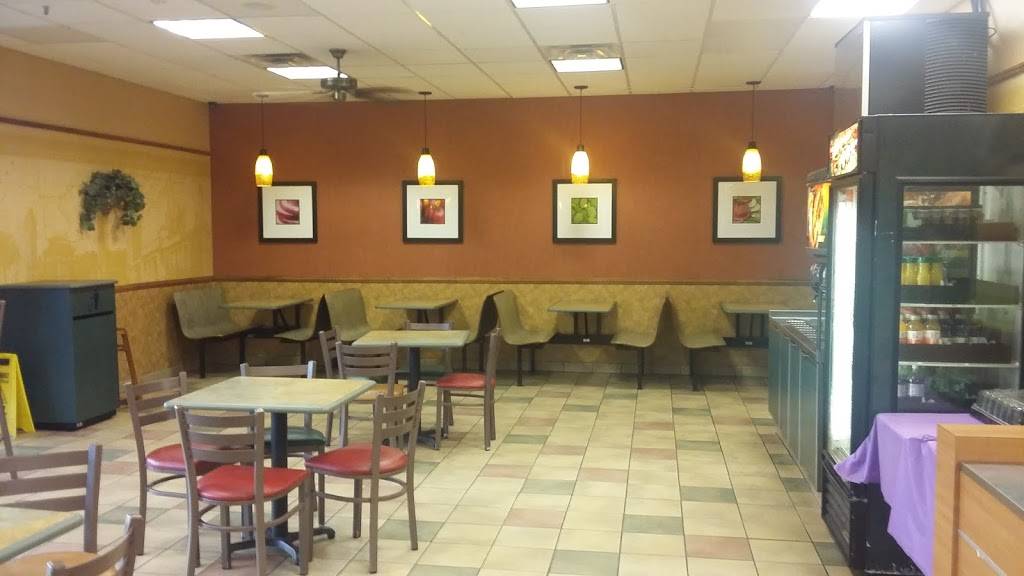 Subway | restaurant | 109 S Jefferson St, La Grange, TX 78945, USA | 9799660724 OR +1 979-966-0724