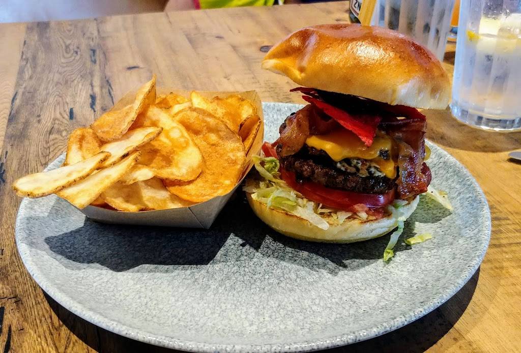 Kelseys Original Roadhouse | restaurant | 917 King St, Midland, ON L4R 4L3, Canada | 7055262784 OR +1 705-526-2784