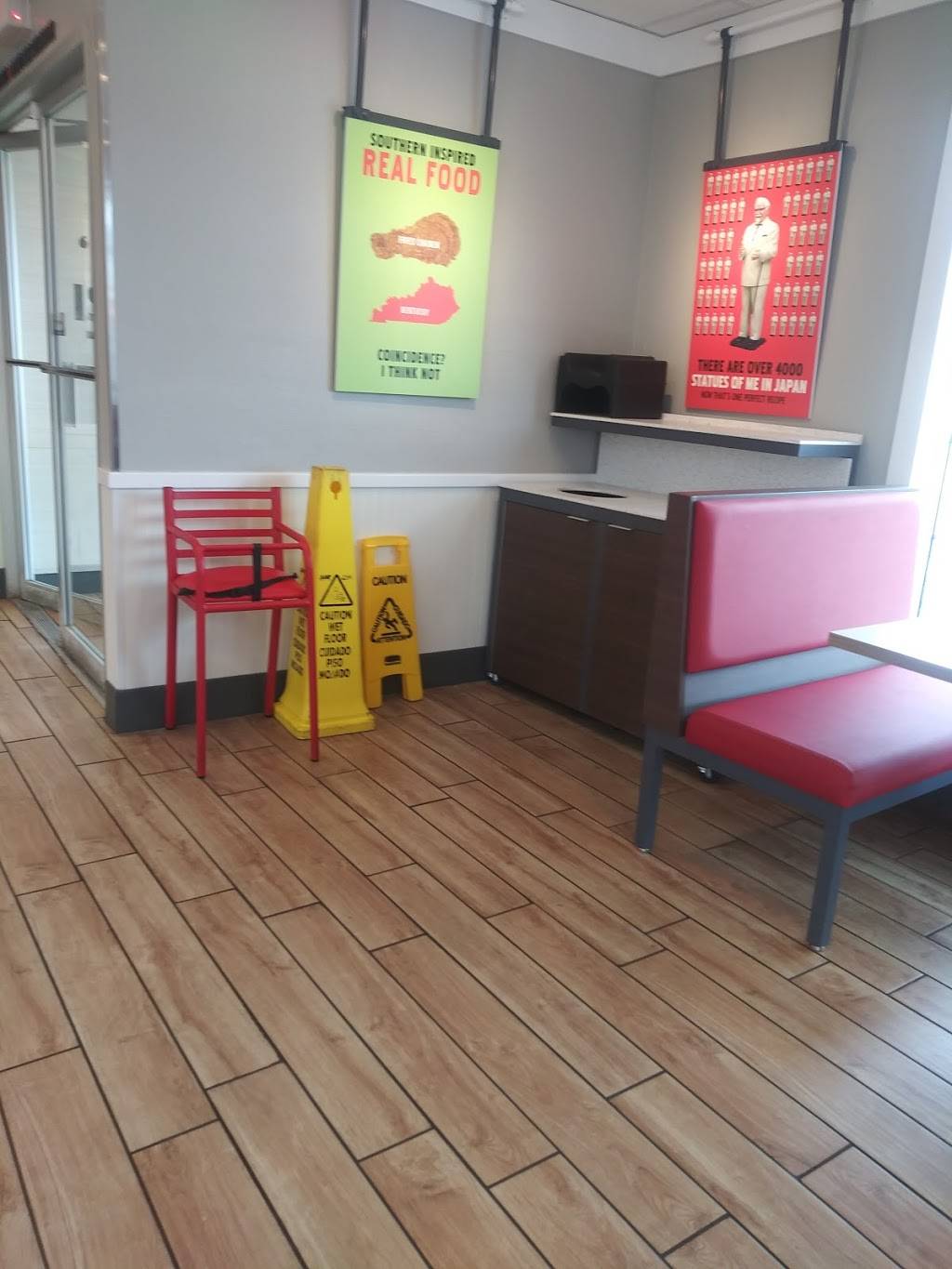 KFC | restaurant | 1928 Bessemer Rd, Birmingham, AL 35208, USA | 2057875233 OR +1 205-787-5233