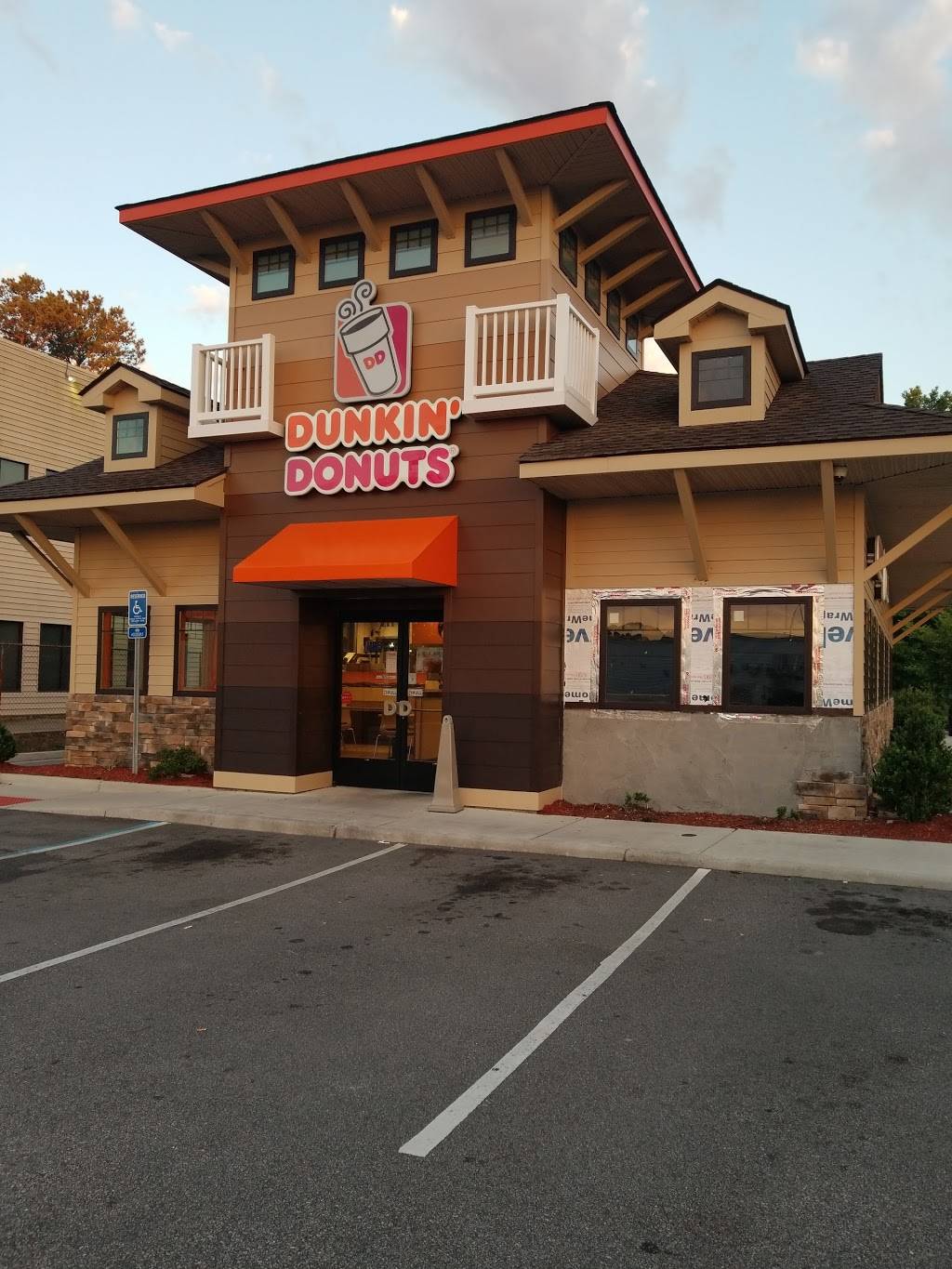 Dunkin | bakery | 4877 Shore Dr, Virginia Beach, VA 23455, USA | 7572229641 OR +1 757-222-9641