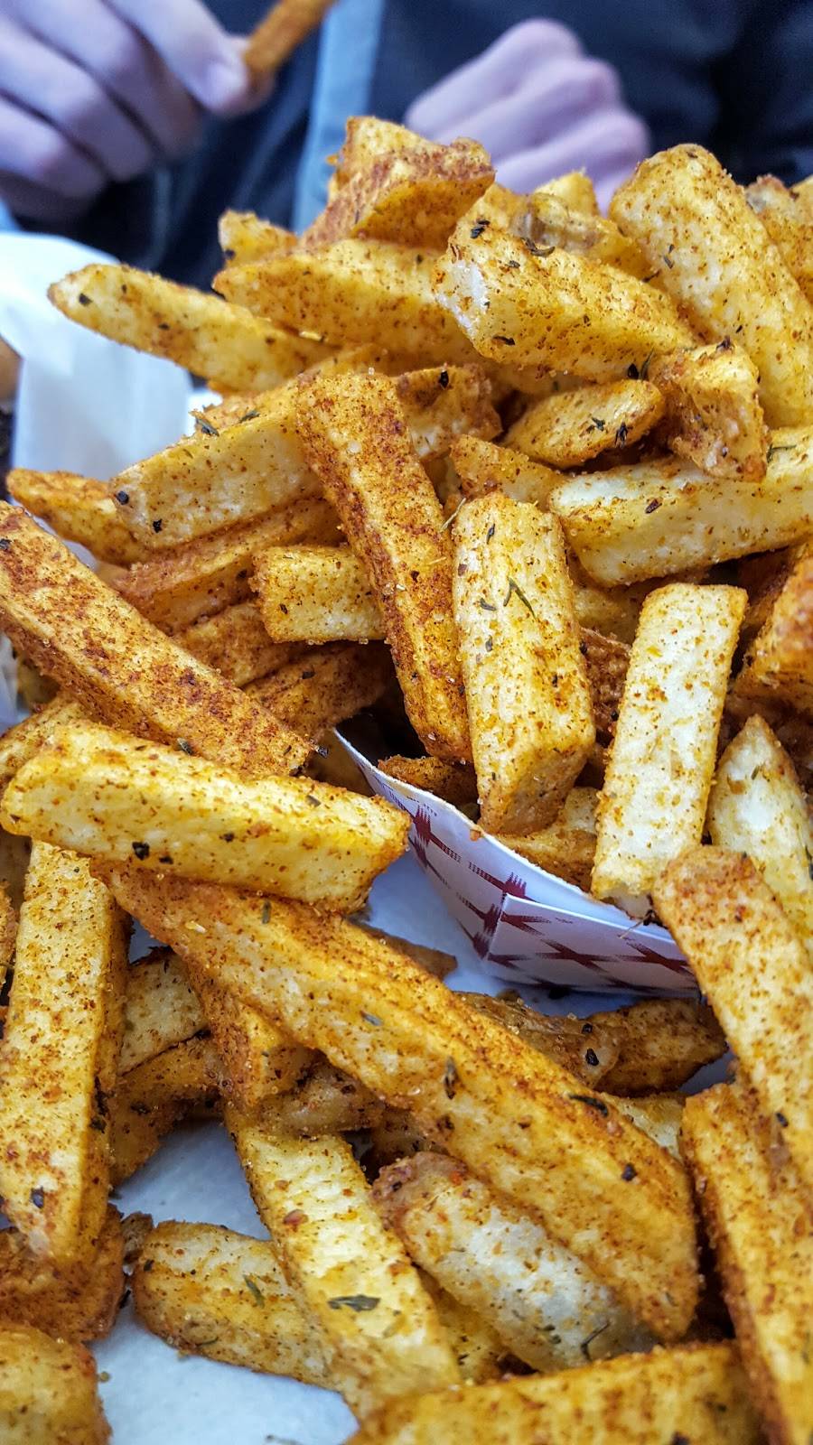 Sequoia Burger | restaurant | 1382 Gravenstein Hwy S, Sebastopol, CA 95472, USA | 7078297543 OR +1 707-829-7543