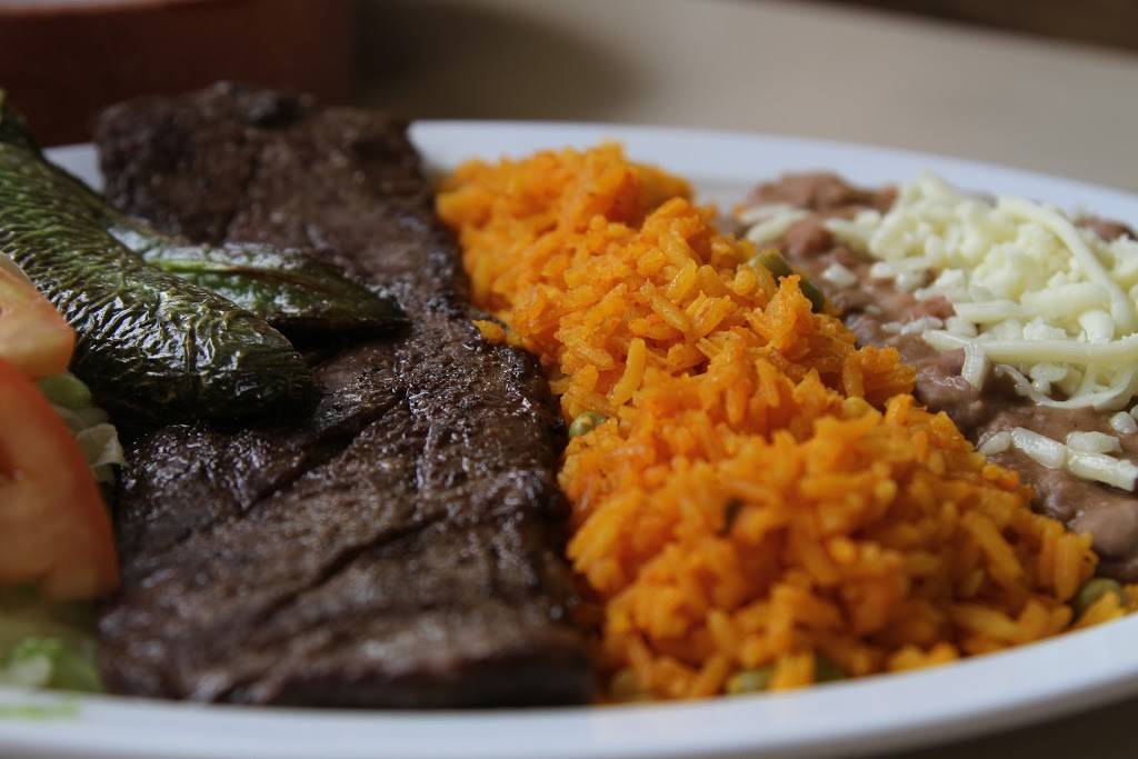 Del Carmen | restaurant | 7239 W 87th St, Bridgeview, IL 60455, USA | 7085994399 OR +1 708-599-4399