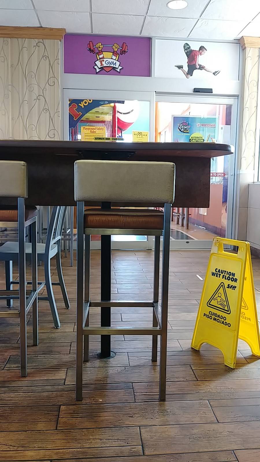 McDonalds | cafe | 402 W Cloverdale Rd, Chillicothe, IL 61523, USA | 3092744070 OR +1 309-274-4070