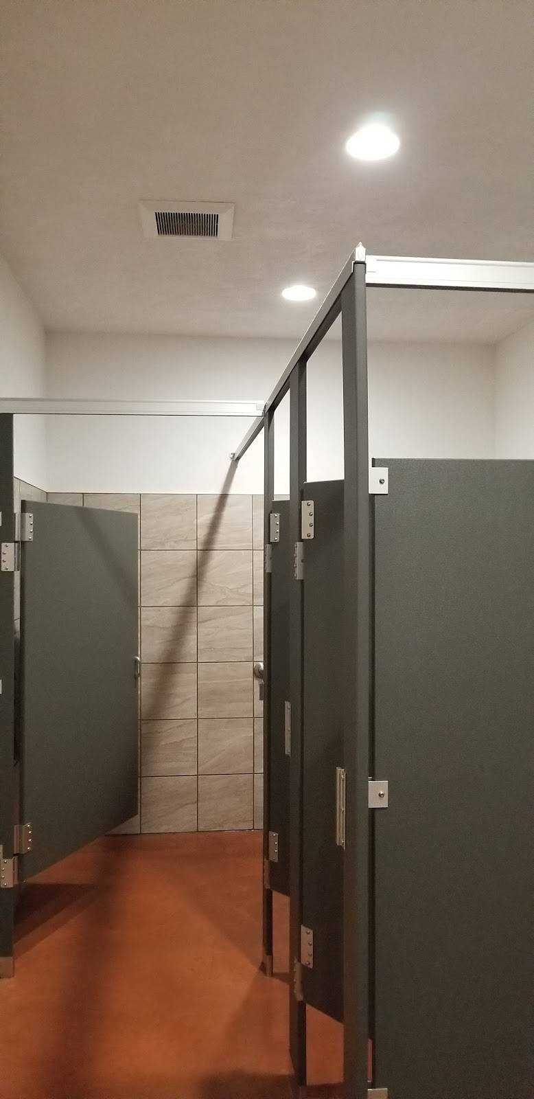 Mueths Tavern | restaurant | 2 N Main St, Smithton, IL 62285, USA | 6182778309 OR +1 618-277-8309