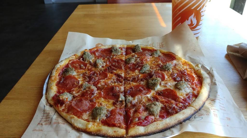 Blaze Pizza | meal takeaway | 1047 W Montauk Hwy, West Babylon, NY 11704, USA | 6312107407 OR +1 631-210-7407