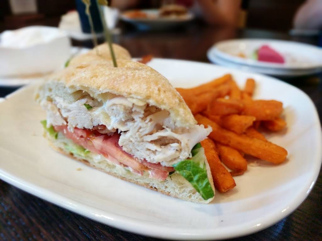 Recovery Sports Grill | restaurant | 10350 SW Don, R. Led, NW Duke Ave, Port St. Lucie, FL 34987, USA | 7723458490 OR +1 772-345-8490