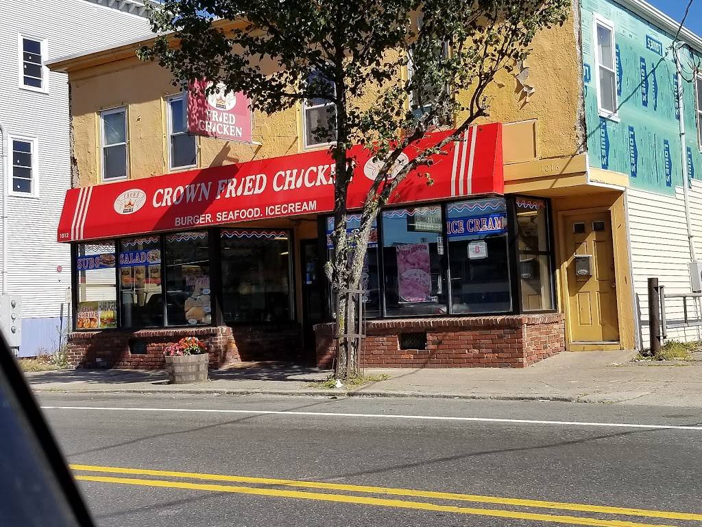 Crown Fried Chicken | restaurant | 1012 Main St, Brockton, MA 02301, USA | 5085805222 OR +1 508-580-5222