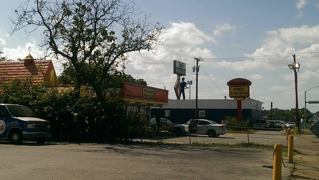 Williams Fried Chicken | restaurant | 238 W Illinois Ave, Dallas, TX 75224, USA | 2149434001 OR +1 214-943-4001