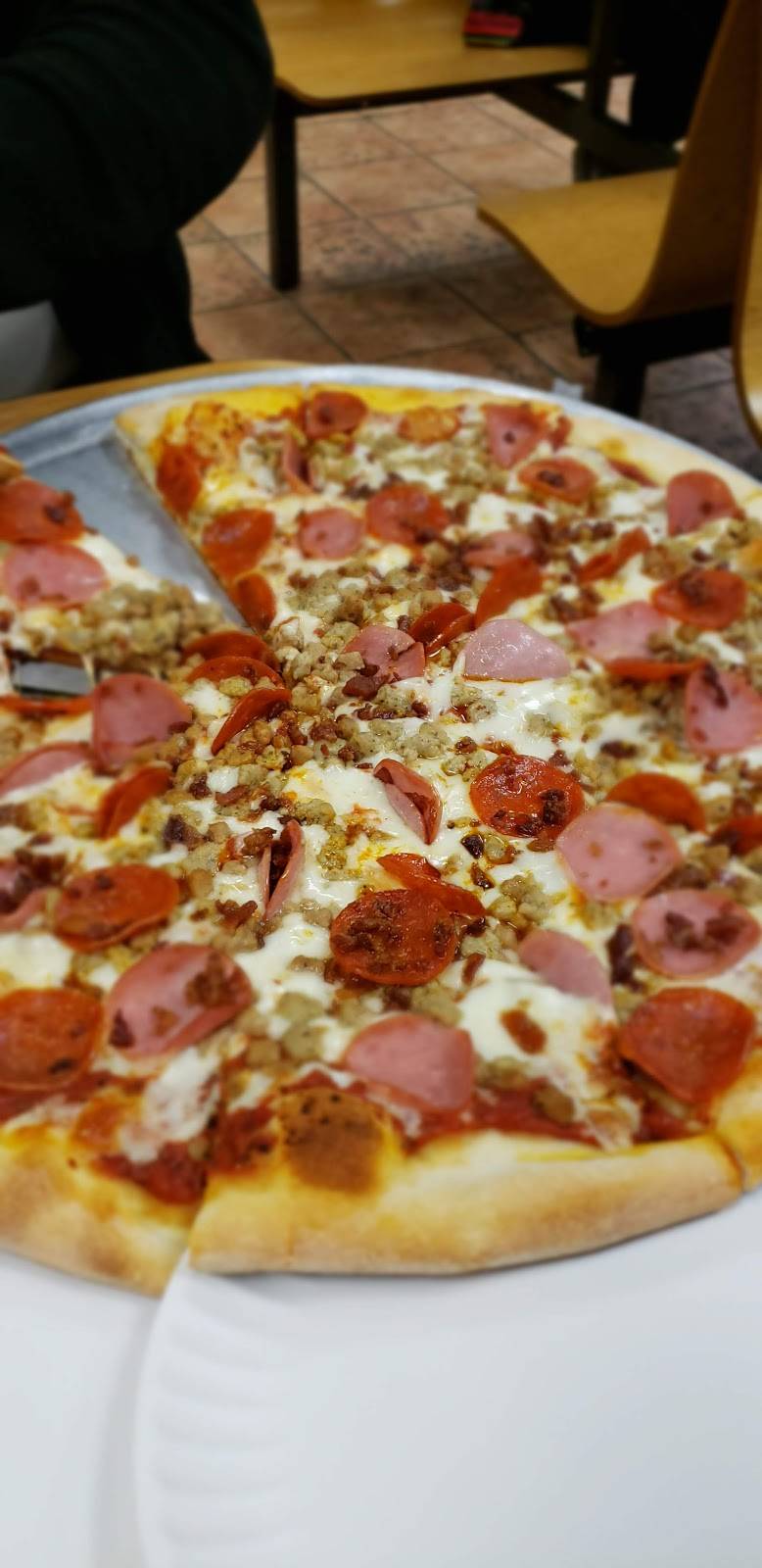 Isabellas Pizza | meal takeaway | 2801 Bartlett Blvd, Memphis, TN 38134, USA | 9013821007 OR +1 901-382-1007