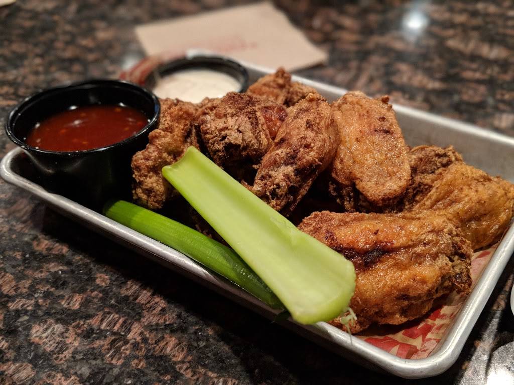 Applebees Grill + Bar | restaurant | 2050 Pipestone Rd, Benton Harbor, MI 49022, USA | 2699258808 OR +1 269-925-8808