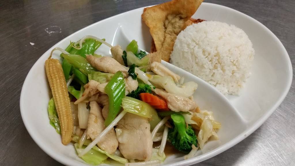 Thai Dishes on Broadway | restaurant | 123 Broadway, Santa Monica, CA 90401, USA | 3103946189 OR +1 310-394-6189