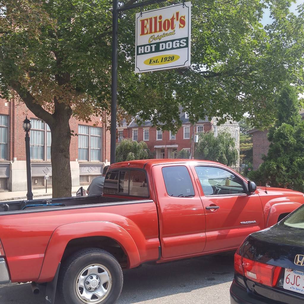 Elliots Hot Dogs | restaurant | 37 Elliott St, Lowell, MA 01852, USA | 9784583179 OR +1 978-458-3179