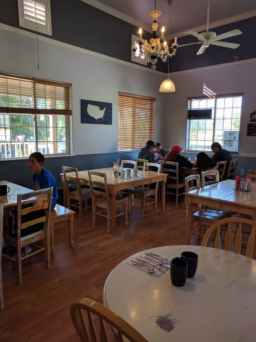 FlapJacks Breakfast & Grill | restaurant | 6881 Airline Hwy, Tres Pinos, CA 95075, USA | 8316285003 OR +1 831-628-5003