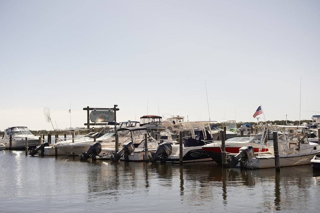 The Wharf | restaurant | 445 Vanderbilt Blvd, Oakdale, NY 11769, USA | 6315676122 OR +1 631-567-6122