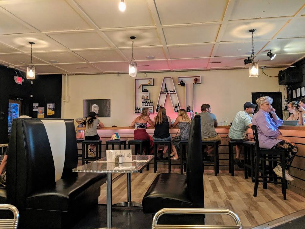 Deadrise Pies | restaurant | 425 Mason Ave, Cape Charles, VA 23310, USA | 7573316232 OR +1 757-331-6232