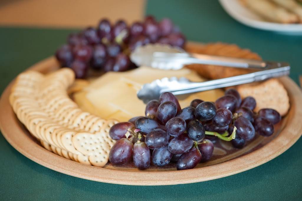 MacLeods Restaurant | restaurant | 63 Main St, Bucksport, ME 04416, USA | 2074693963 OR +1 207-469-3963