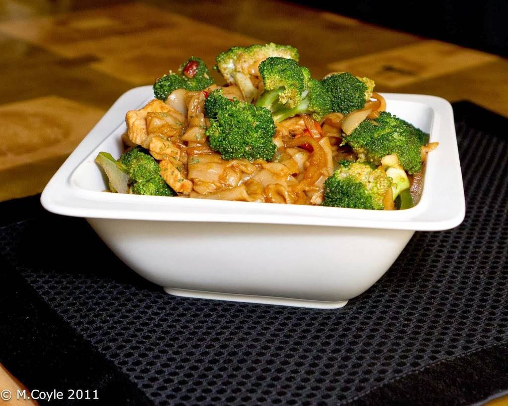 Asiana Fusion | restaurant | 1 Waverley Ave, Watertown, MA 02472, USA | 6179233874 OR +1 617-923-3874