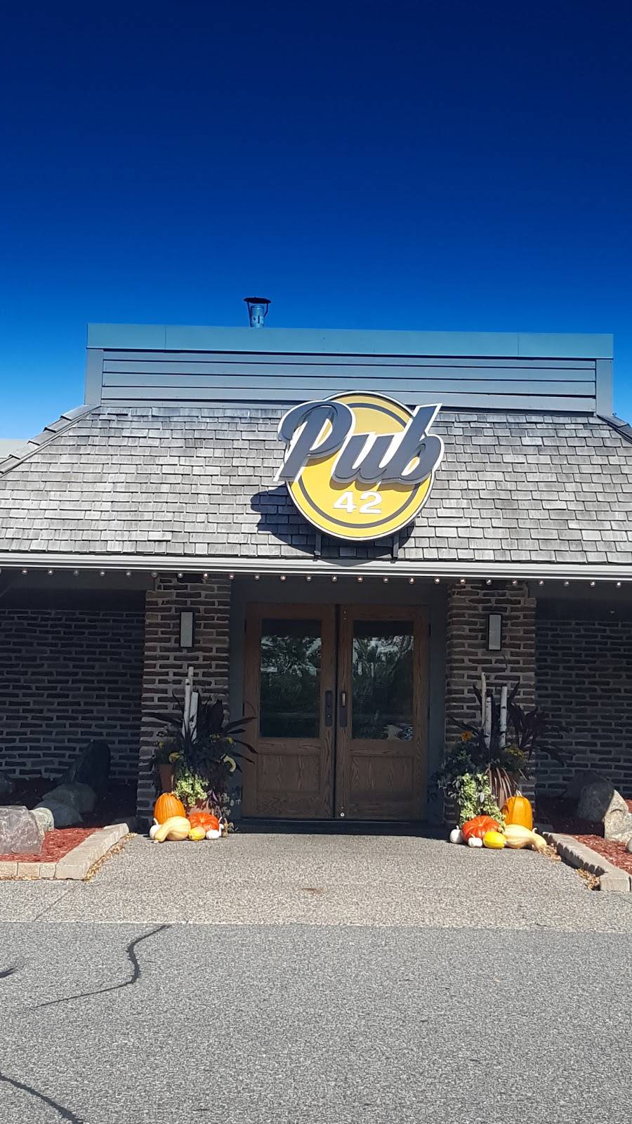 Pub 42 | restaurant | 7600 42nd Ave N, New Hope, MN 55427, USA | 7632784242 OR +1 763-278-4242