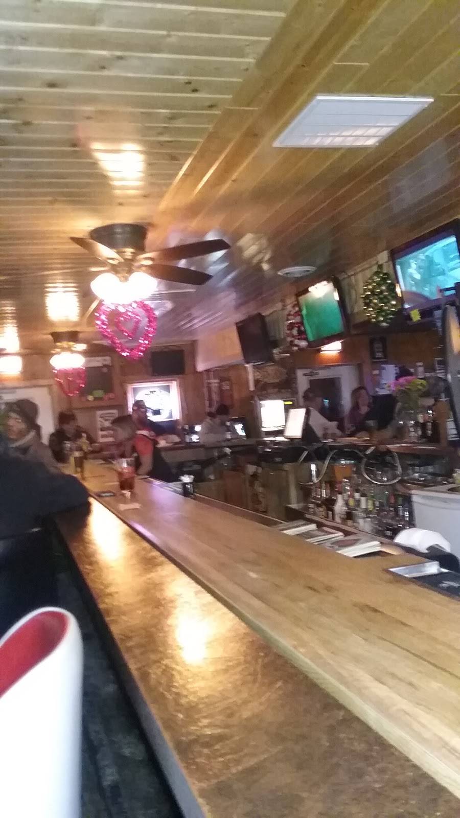 Bladers Dakota Inn | restaurant | W9501 County Road Jj, Wautoma, WI 54982, USA | 9207873227 OR +1 920-787-3227