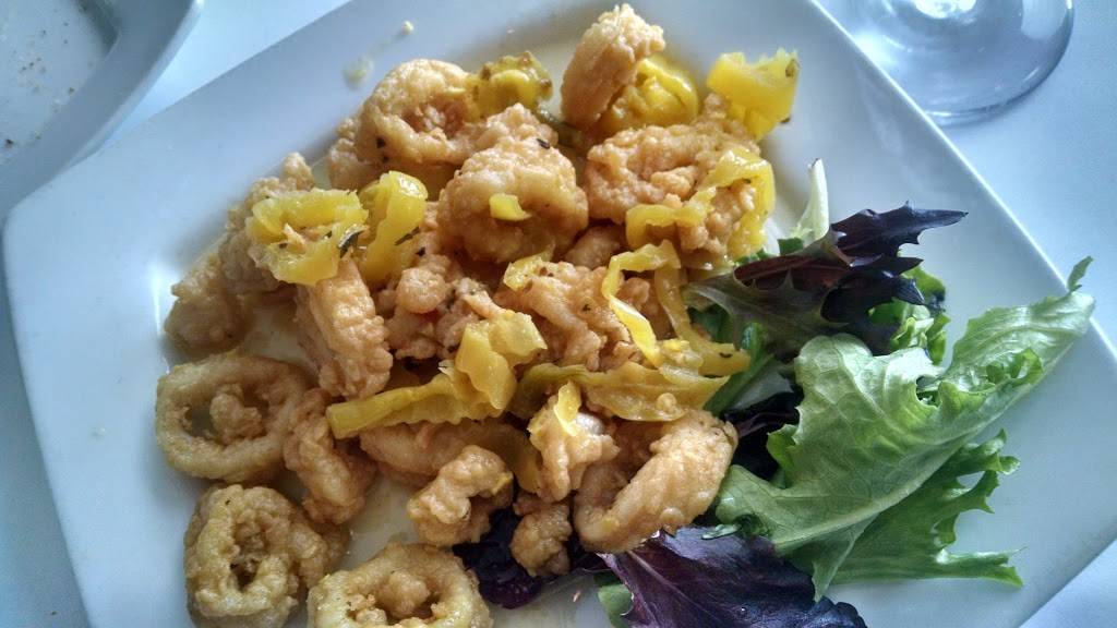 Cassarinos Restaurant | restaurant | 177 Atwells Ave, Providence, RI 02903, USA | 4016484900 OR +1 401-648-4900