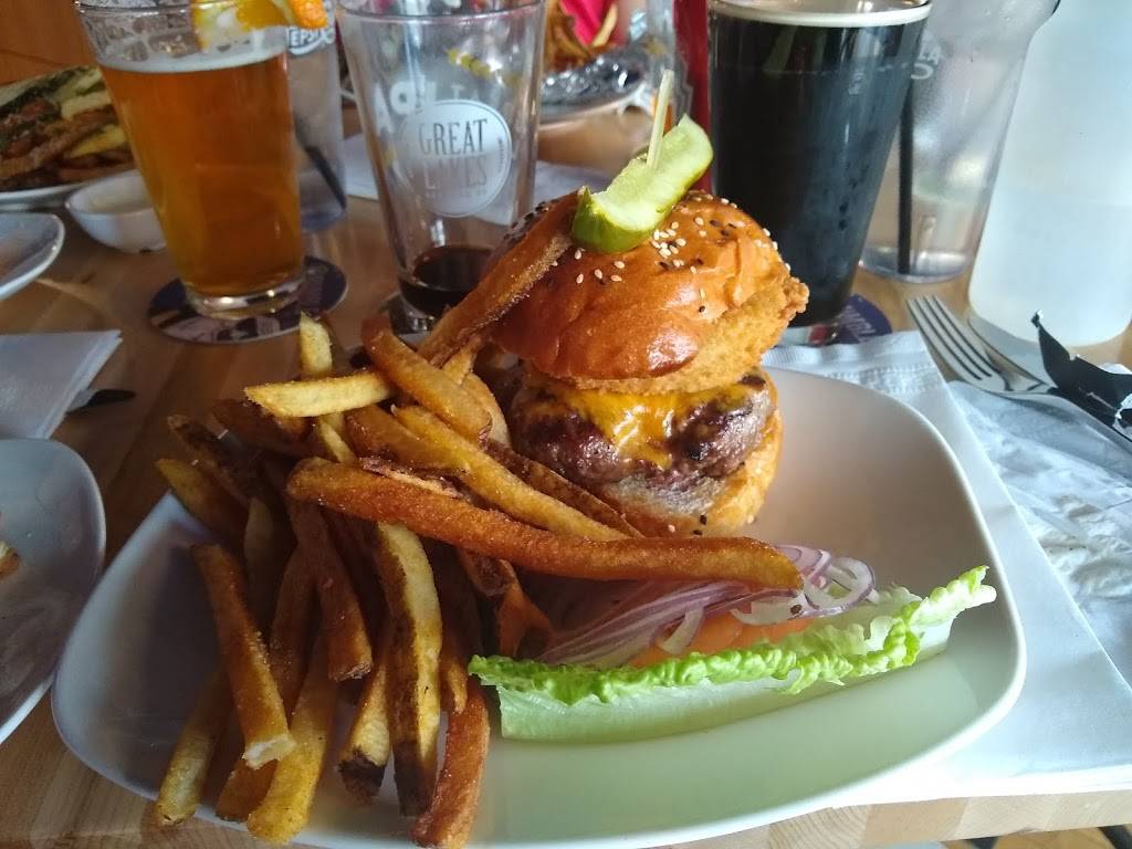 Mars Bar & Café | night club | 15314 Madison Ave, Lakewood, OH 44107, USA | 2162284500 OR +1 216-228-4500