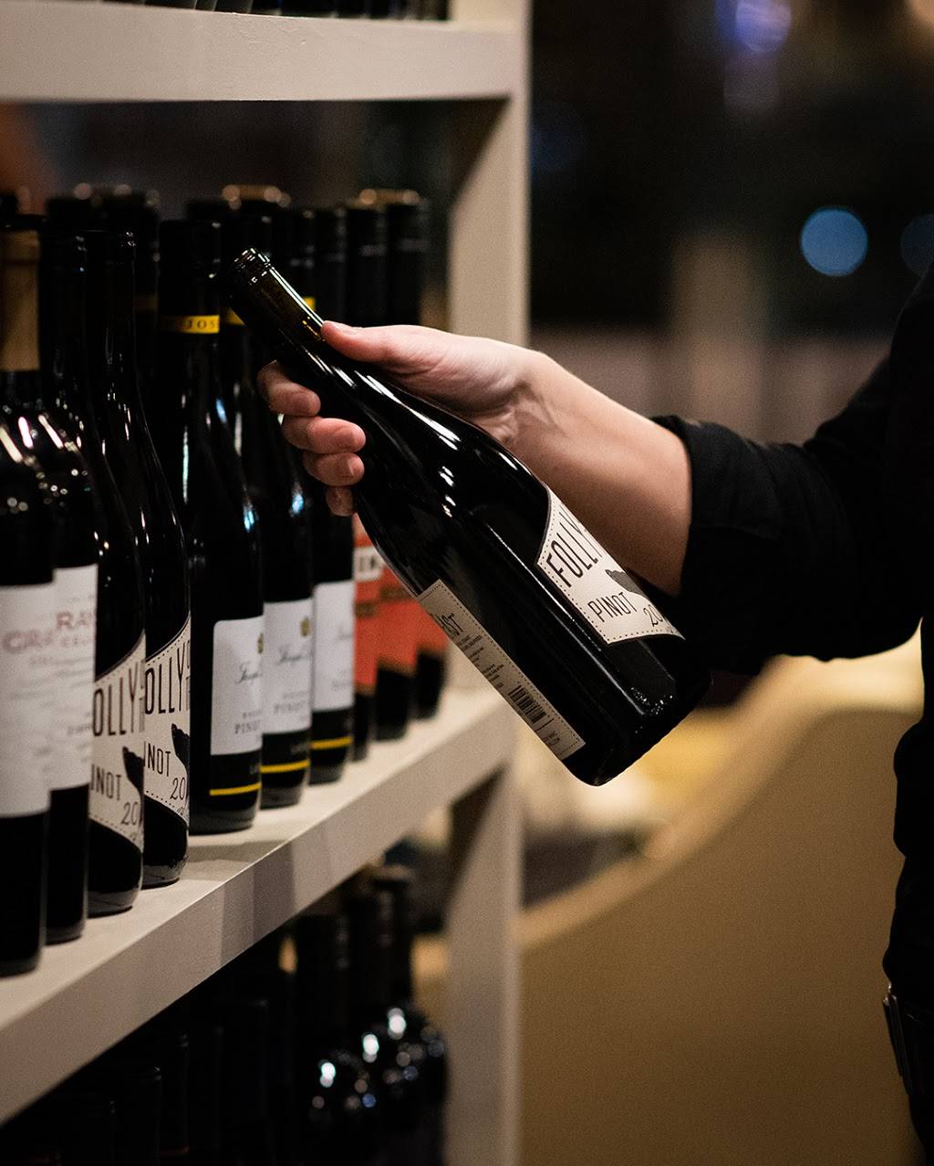 Vinifera Wine and Whiskey Bar | restaurant | 3236 State Rd Suite A, Cuyahoga Falls, OH 44223, USA | 2345710233 OR +1 234-571-0233