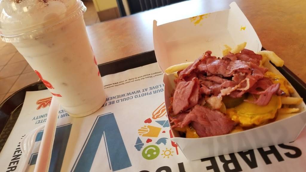 Wienerschnitzel | restaurant | 1708 Webster St, Alameda, CA 94501, USA | 5107691770 OR +1 510-769-1770