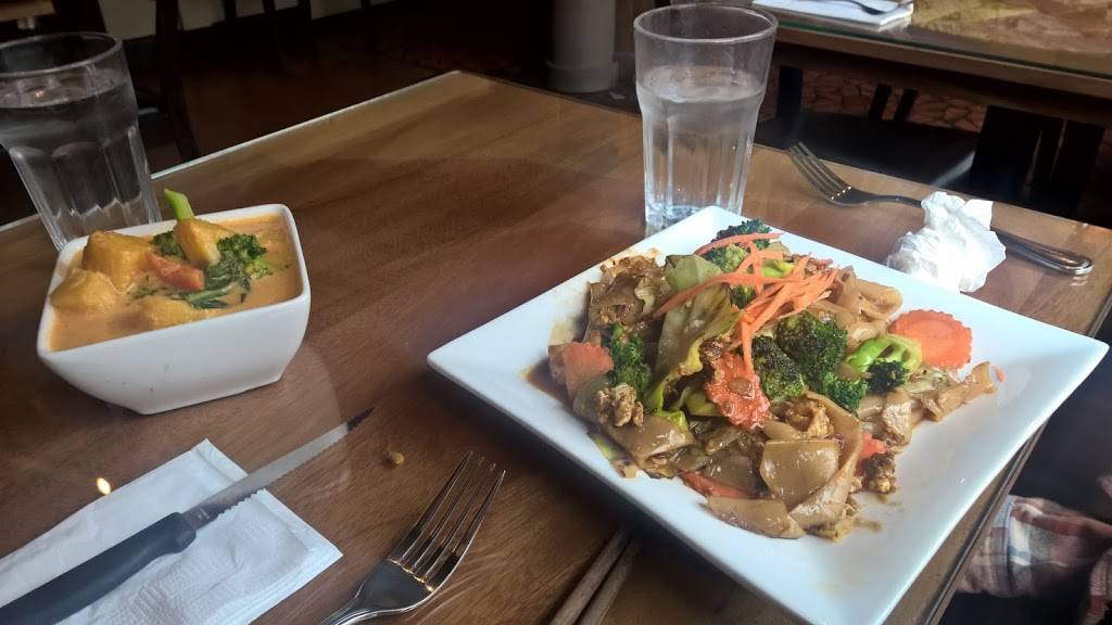 Kinara | restaurant | 1126 SW 18th Ave, Portland, OR 97205, USA | 5032275161 OR +1 503-227-5161