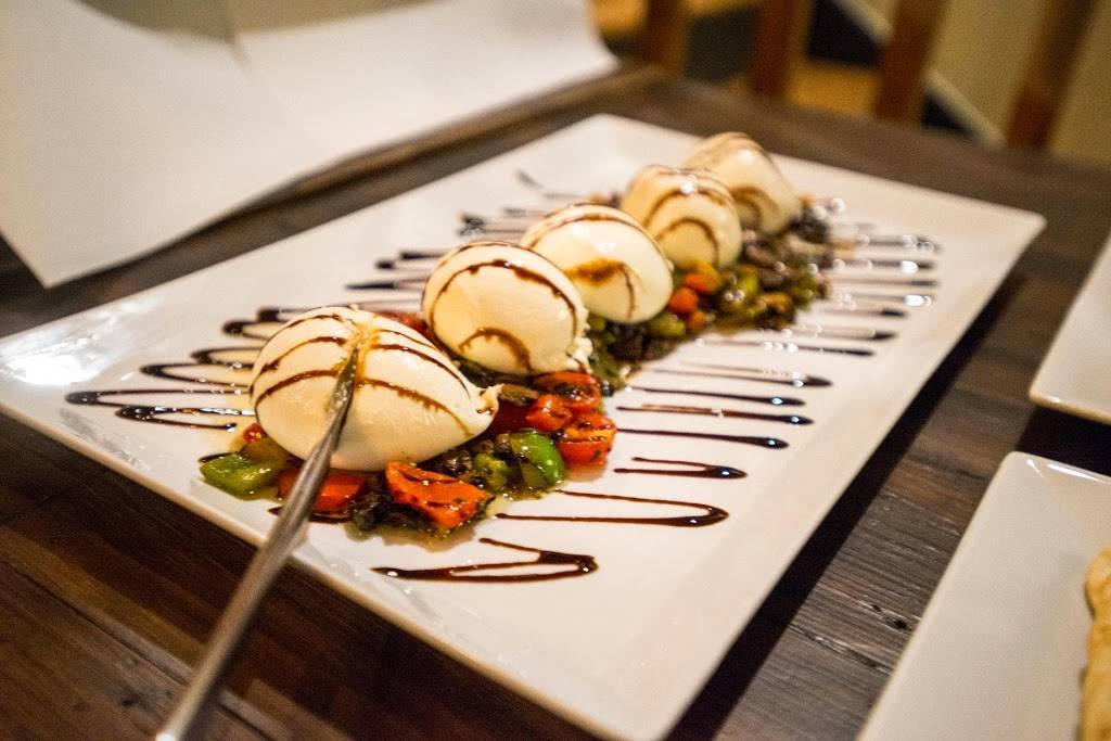 The Roost | restaurant | 526 Main St, Longmont, CO 80501, USA | 3038273380 OR +1 303-827-3380