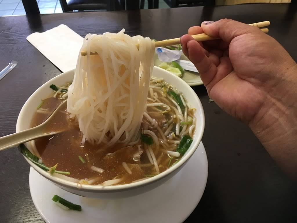 Pho Family Restaurant | restaurant | 1025 N State St, Los Angeles, CA 90033, USA | 3232220112 OR +1 323-222-0112