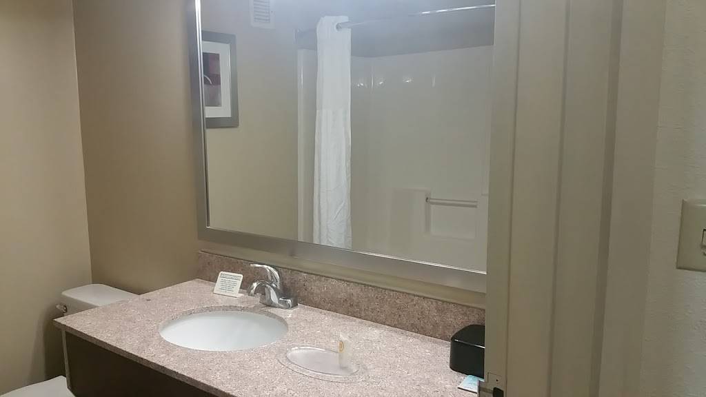 Comfort Suites Inn at Ridgewood Farm | restaurant | 2898 Keagy Rd, Salem, VA 24153, USA | 5403754800 OR +1 540-375-4800