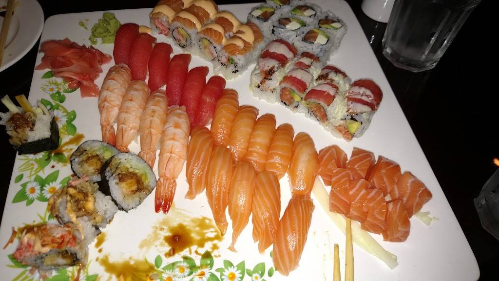 Sushi Express | restaurant | 220 Captain Thomas Blvd, West Haven, CT 06516, USA | 2039332888 OR +1 203-933-2888