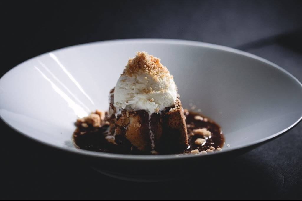 Le Esmond | restaurant | 231 Rue Saint Charles S, Granby, QC J2G 9M6, Canada | 4503727727 OR +1 450-372-7727