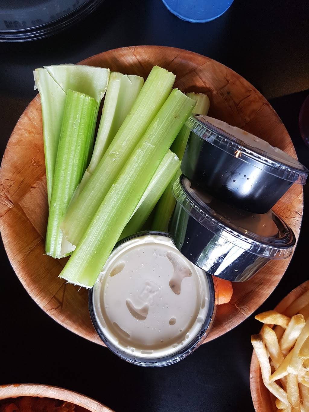 Duffs Famous Wings | restaurant | 2425 W Henrietta Rd, Rochester, NY 14623, USA | 5854917272 OR +1 585-491-7272