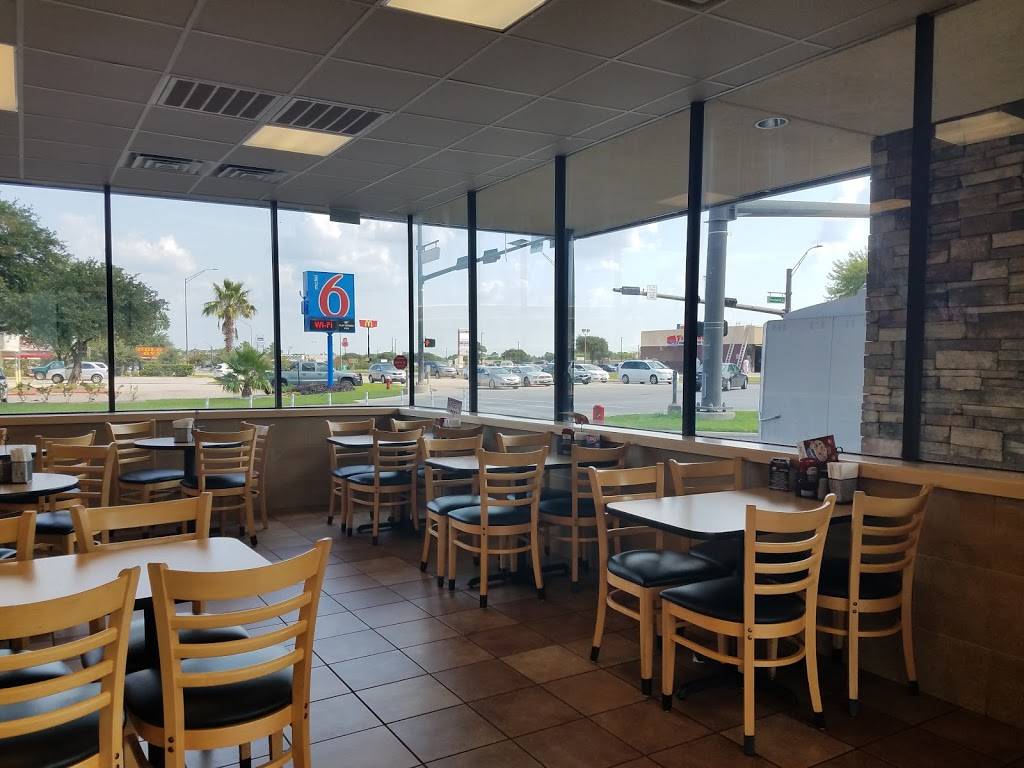 Dairy Queen Store | restaurant | 2323 Texas Avenue South, College Station, TX 77840, USA | 9796934299 OR +1 979-693-4299