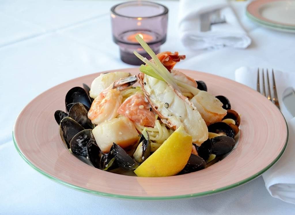 ViPei Bistro | restaurant | 3101 Kingston Rd, Scarborough, ON M1M 1P1, Canada | 4162661405 OR +1 416-266-1405