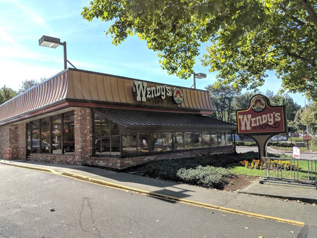 Wendys | restaurant | 15945 Redmond Way, Redmond, WA 98052, USA | 4258850988 OR +1 425-885-0988