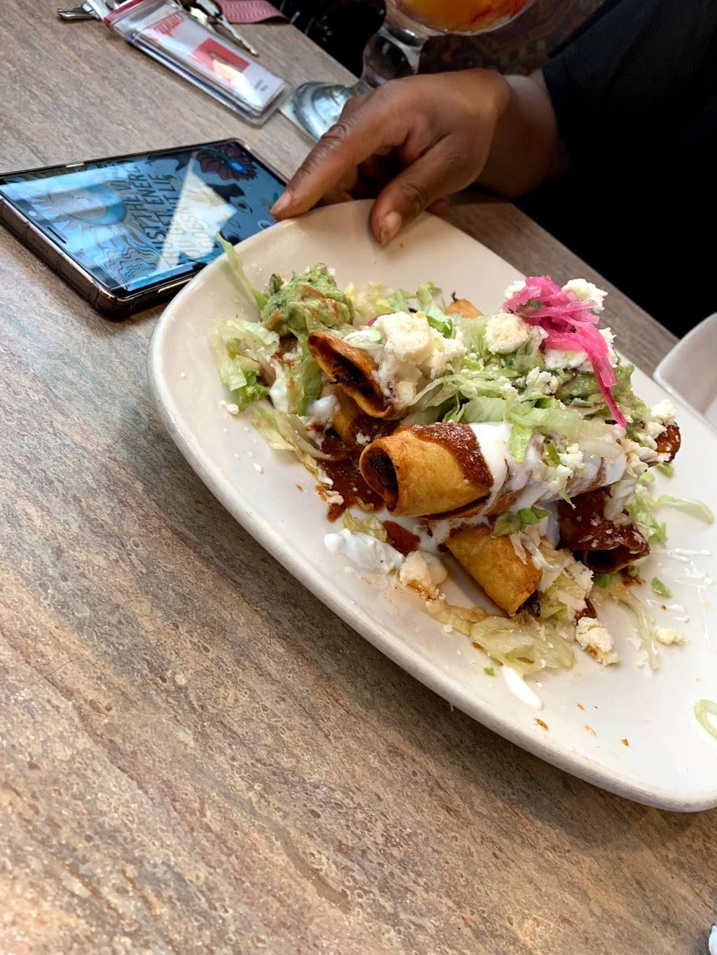 Que Pasa Mexican Cafe | restaurant | 1594 Hillman St, Tulare, CA 93274, USA | 5596840600 OR +1 559-684-0600