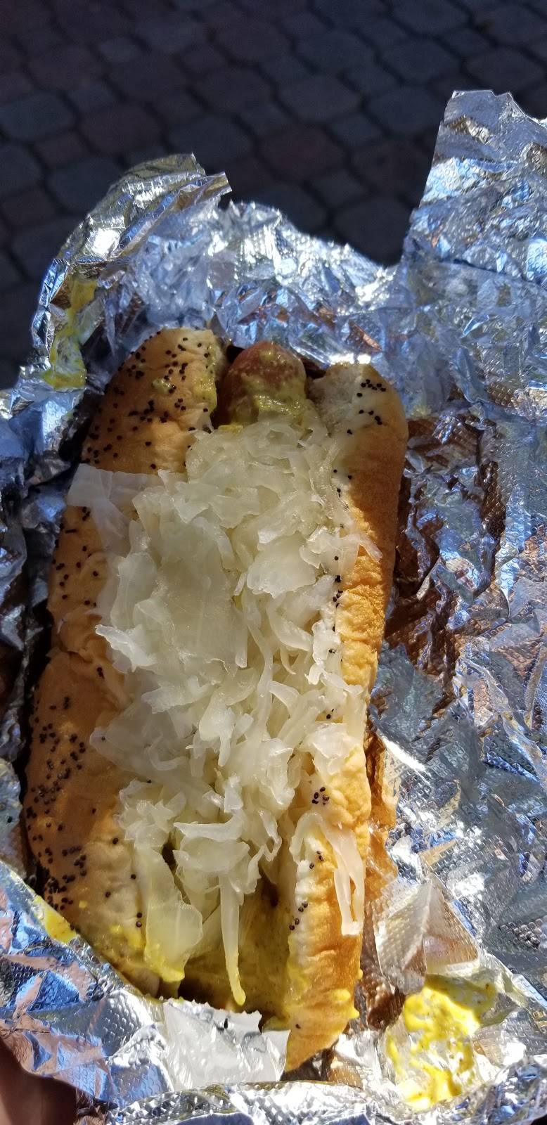 Hot Dogs on Main | restaurant | 505 Main St, Dunedin, FL 34698, USA | 7274085103 OR +1 727-408-5103