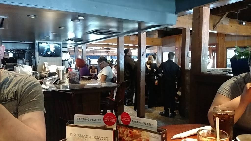 Red Lobster | restaurant | 2200 Bams Dr, Chattanooga, TN 37421, USA | 4234903488 OR +1 423-490-3488