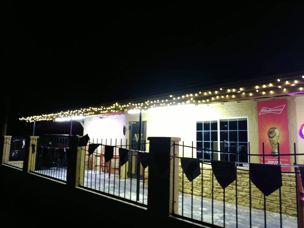 El 33 | restaurant | 3998 Doniphan Dr, El Paso, TX 79922, USA | 9155812067 OR +1 915-581-2067