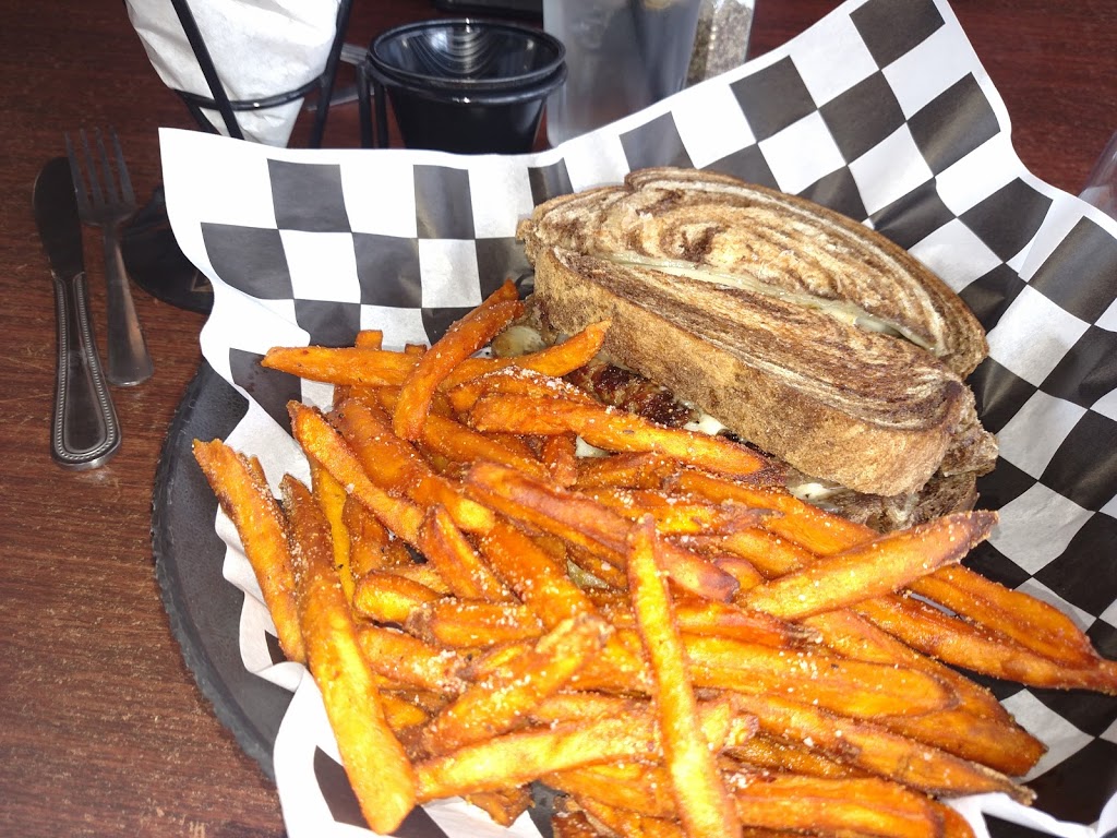 SoHo Kitchen & Bar | restaurant | 1024 4th St, Sioux City, IA 51101, USA | 7122583434 OR +1 712-258-3434