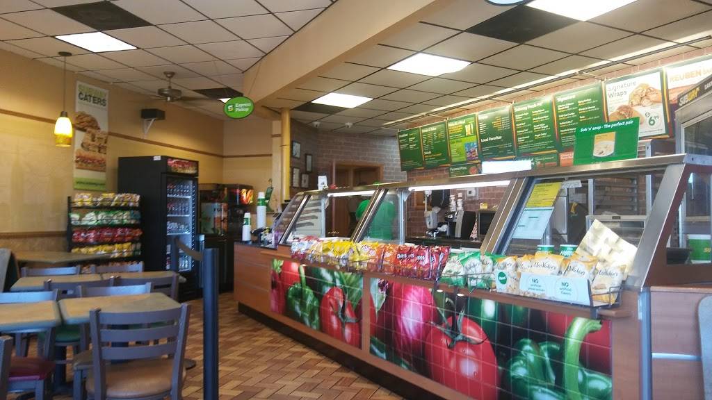 Subway Restaurants | restaurant | 1404 Clarewood Ste 101 Clarewood Center, San Marcos, TX 78666, USA | 5123530000 OR +1 512-353-0000