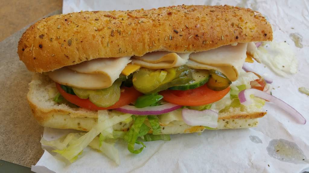 Subway | restaurant | 936 Dixon Rd, Etobicoke, ON M9W 1J9, Canada | 4166790808 OR +1 416-679-0808